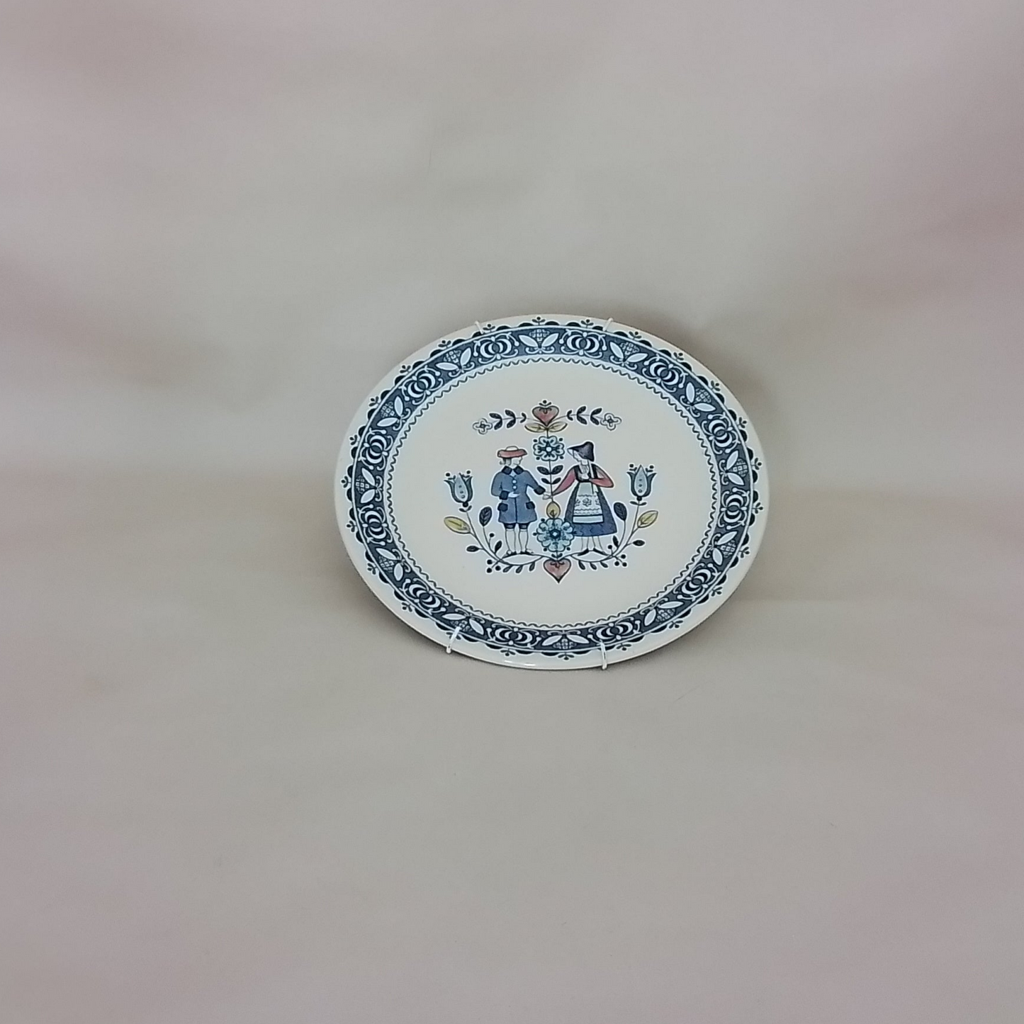 Johnson Brother Hearts & Flowers 25cm Plate