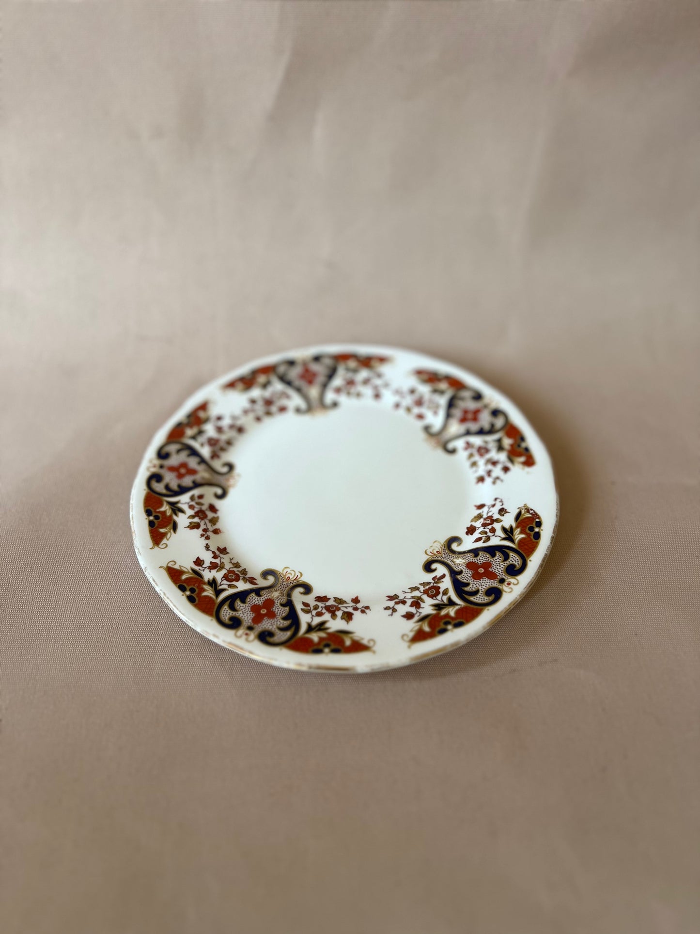 Colclough Cake Plate 16cm