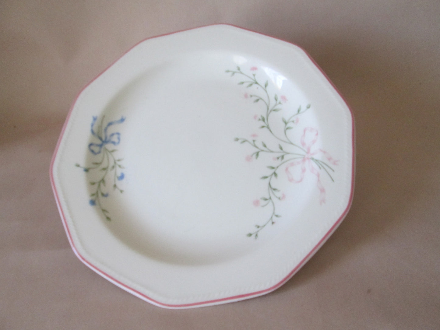 Churchhill Fine English Staffordshire Plates 26cm
