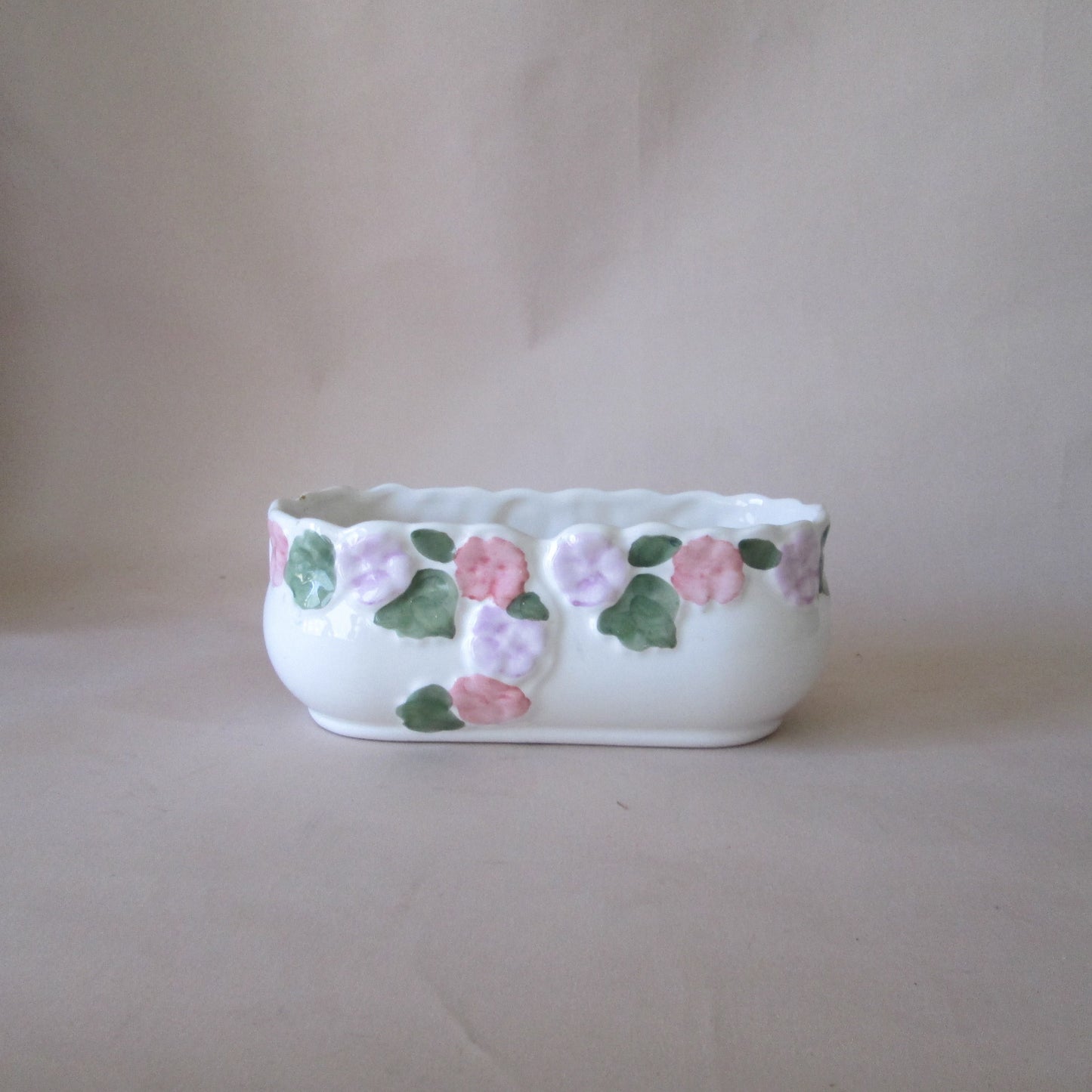 Oval Vintage Basin / Server