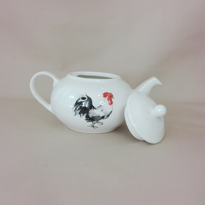 Beautiful Rooster Design Tea Pot