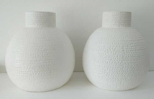 Set of 2 White Ceramic Round Vases2 White Ceramic Round VasesDesireMe PreLoved Goods