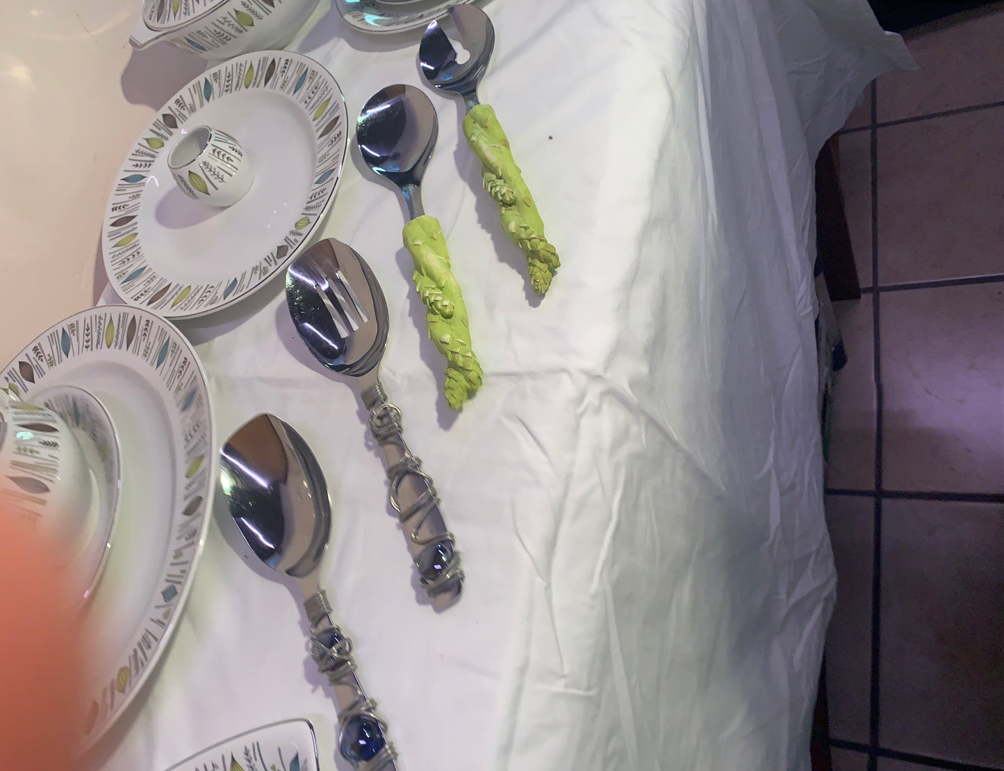 20pc ALFRED MEAKIN SERVING SET WITH STAINLESS STEEL SPOONS