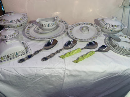 20pc ALFRED MEAKIN SERVING SET WITH STAINLESS STEEL SPOONS