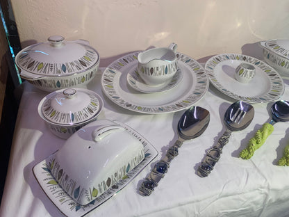 20pc ALFRED MEAKIN SERVING SET WITH STAINLESS STEEL SPOONS