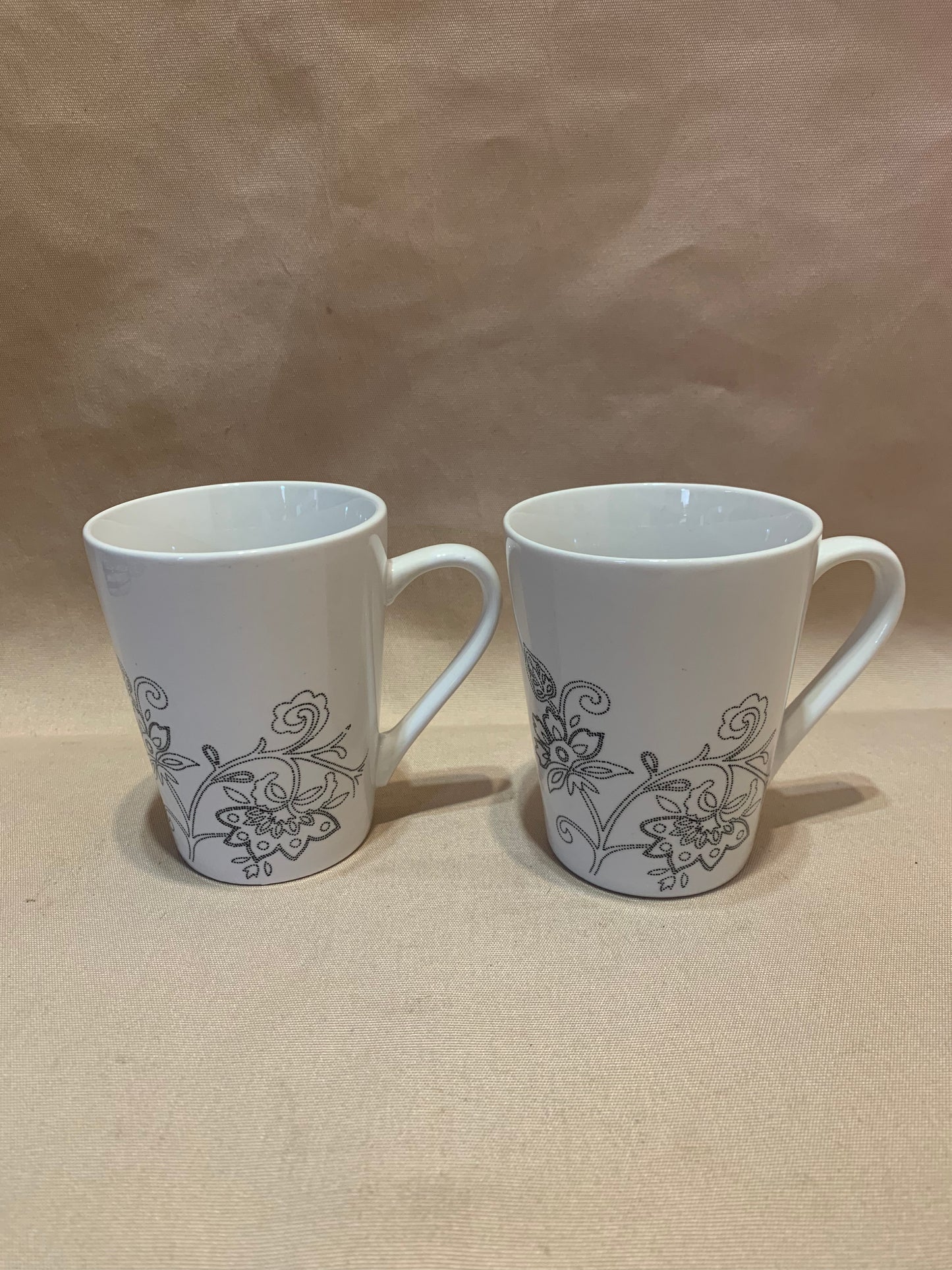 Set of 2 White Ceramic Mugs 250ml