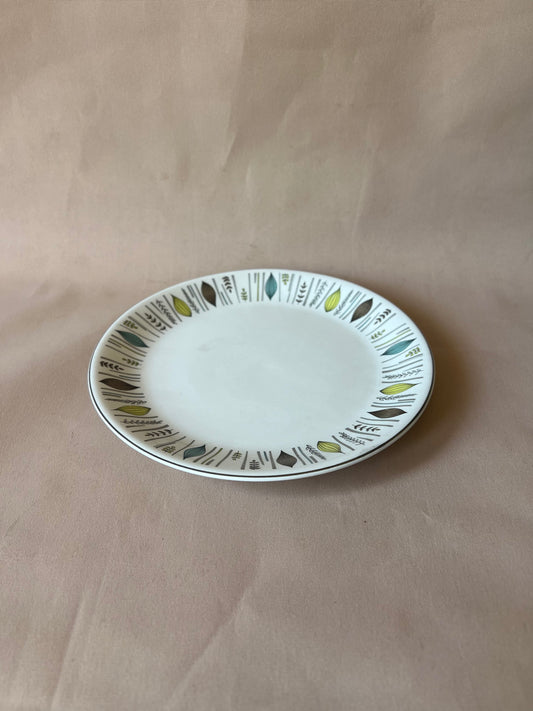 Alfred Meakin Glo White Corinth Dinner  Plates 25cm