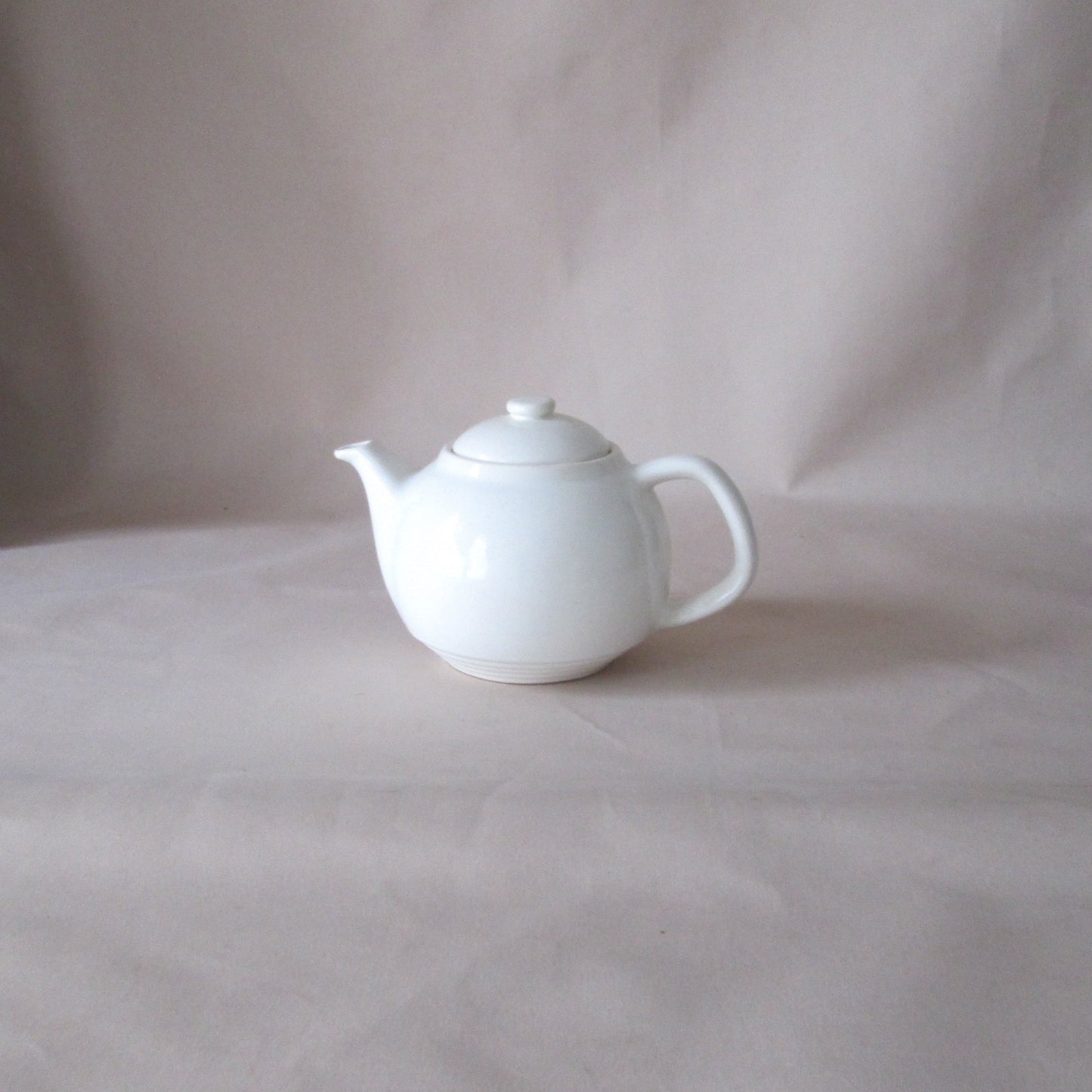 Cream Color Classic Decor Tea Pot