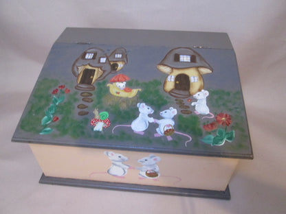 Wooden Bread Bin / Storage Box