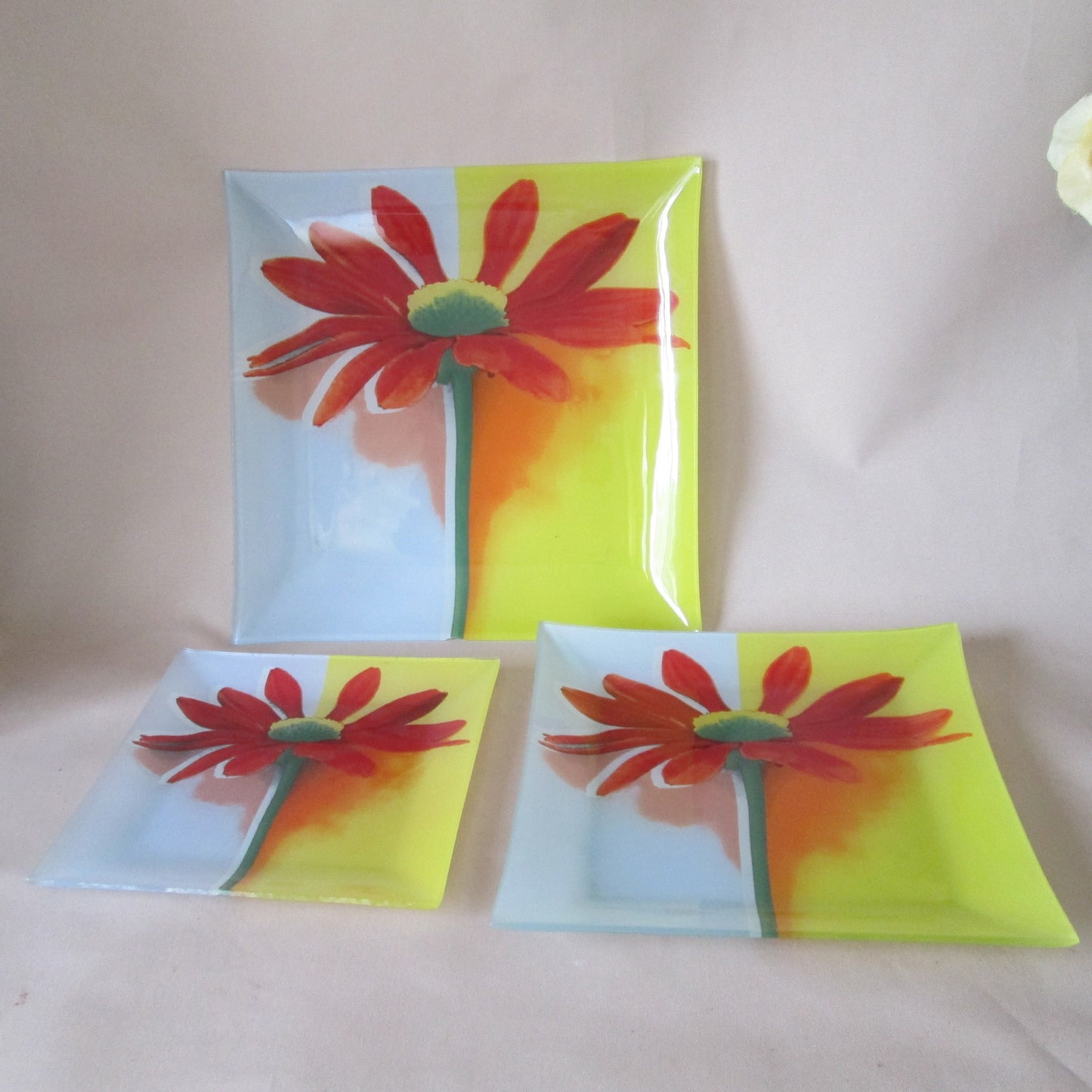 Set of 3 Glass Serving Plates