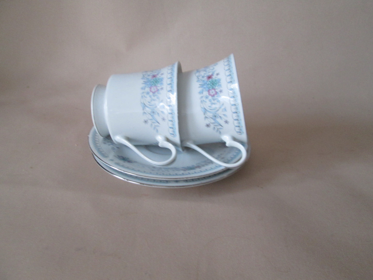 Set of 2 Fine China Cups & Saucers